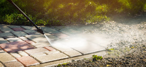 Best Pool Deck Cleaning  in Cascade, IA